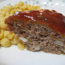 Zucchini Meatloaf | realmomkitchen.com