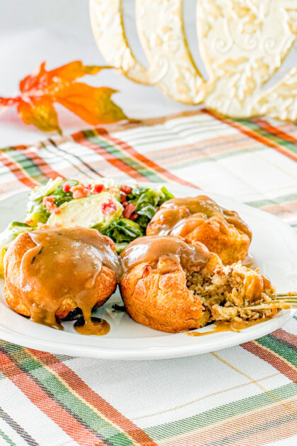 thanksgiving flavors stuffed inside crescent roll dough