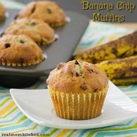 Banana Chip Muffins | realmomkitchen.com