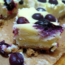 Lemon Blueberry Cheesecake Bars | realmomkitchen.com