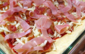 Chicago-Style Garlic and Butter Pizza | realmomkitchen.com