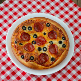 Pizza Hut Pan Pizza and Sauce | realmomkitchen.com