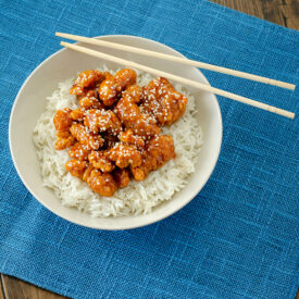 https://www.realmomkitchen.com/wp-content/uploads/2009/04/Sesame-Chicken-1-275x275.jpg