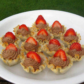Pastry Cream Filled Fillo Shells | realmomkitchen.com