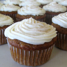 Zucchini Spice Cupcakes with Cream Cheese Frosting | realmomkitchen.com