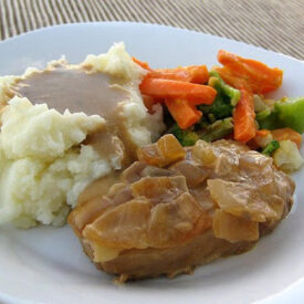 Crock Pot Chops and Gravy | realmomkitchen.com