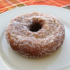 Apple Cider Doughnuts | realmomkitchen.com
