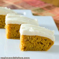 Pumpkin Bars (2 Ways) | realmomkitchen.com | realmomkitchen.com