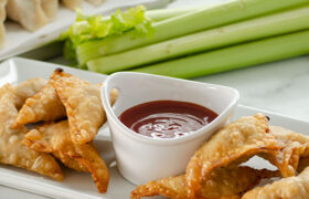 Fried Wontons (or egg rolls) | realmomkitchen.com