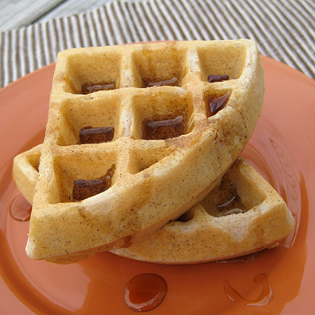 picture of bacon and cinnamon waffles