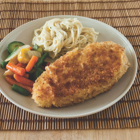 Easy Breaded Chicken | realmomkitchen.com