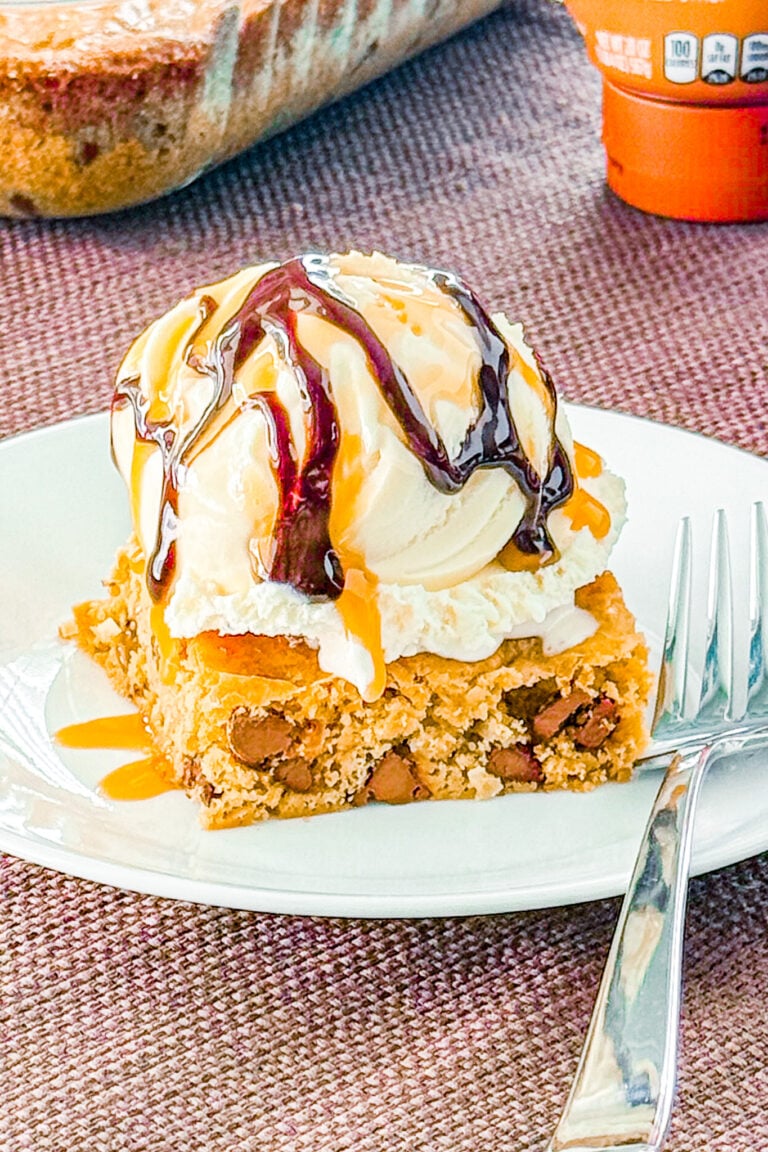 Copycat Chili’s Chocolate Chip Paradise Pie with vanilla ice cream, caramel, and chcolate sauce