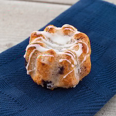 picture of mini blueberry coffee cake