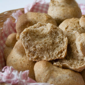 No KNead Whole Wheat Rolls | realmomkitchen.com