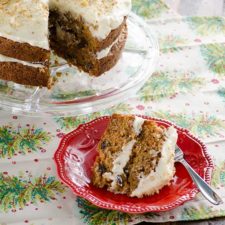 Holiday Carrot Cake | realmomkitchen.com