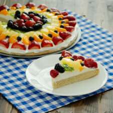 Fruit Pizza | realmomkitchen.com