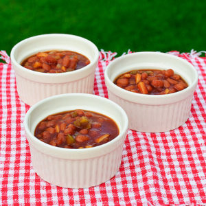 Easy Apple Baked Beans | realmomkitchen.com