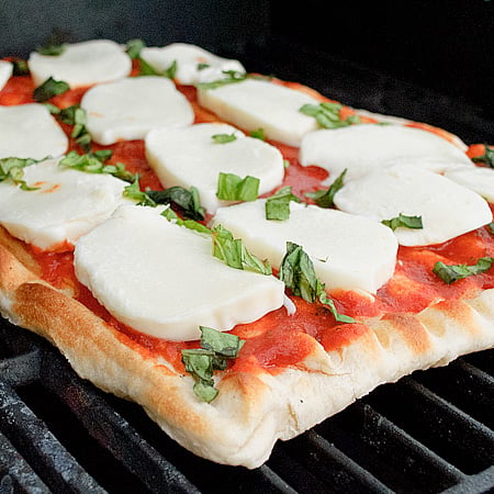 grilled margherita pizza