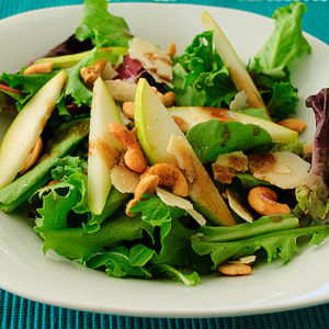 Summer Salad with Asiago, Pears, and Cashews | realmomkitchen.com