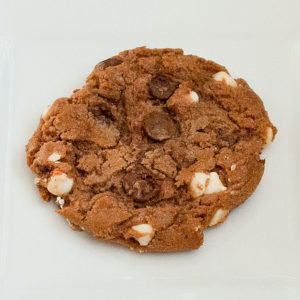 Hot Chocolate Chip Cookies | realmomkitchen.com