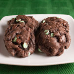 Mint Chocolate Chip Cake Mix Cookies| realmomkitchen.com