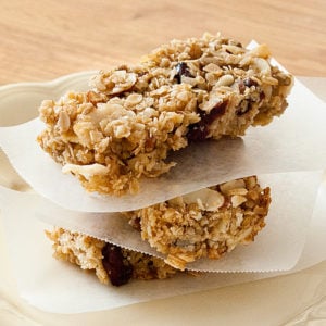 Homemade Cran Apple Granola Bars | realmomkitchen.com