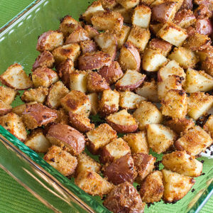 Shake and Bake Potatoes | realmomkitchen.com