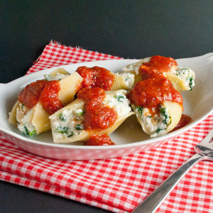 Spinach Stuffed Shells | realmomkitchen.com