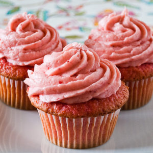 Strawberry Cupcakes | realmomkitchen.com
