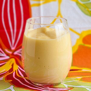 Pineapple Mango Smoothie | realmomkitchen.com