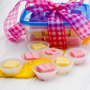 Easy Stawberry and Lemon Fudge | realmomkitchen.com