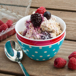 No Cook Berry Oatmeal | realmomkitchen.com