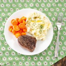 Delicious Steak Marinade | realmomkitchen.com