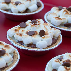 Mini S'mores Pie | realmomkitchen.com