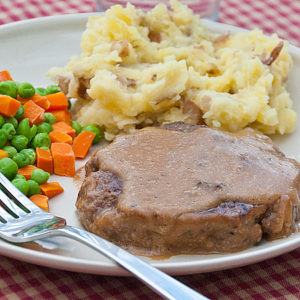 Salisbury Steak with Gravy | realmomkitchen.com