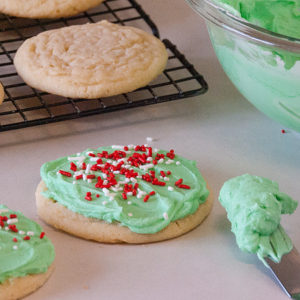 No Roll Frosted Sugfar Cookies | realmomkitchen.com