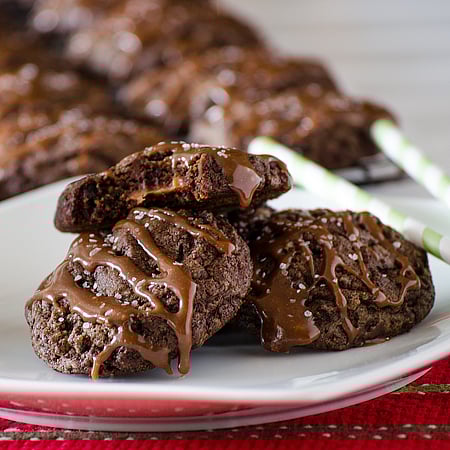 Salted Caramel-Stuffed Chocolate Truffle Cookies | realmomkitchen.com