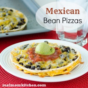 Mexican Bean Pizzas l realmomkitchen.com