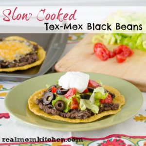 Slow Cooked Tex Mex Black Beans l realmomkitchen.com