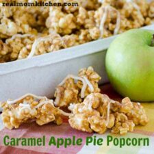 Caramel Apple Pie Popcorn | realmomkitchen.com