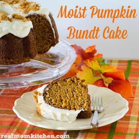 Moist Pumpkin Bundt Cake | realmomkitchen.com