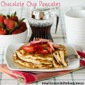 Chocolate Chip Pancakes l| realmomkitchen.com