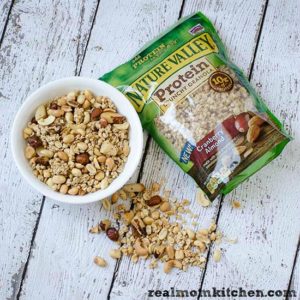 Quick Granola Trail Mix | realmomkitchen.com