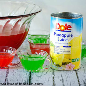Easy Holiday Punch Base | realmomkitchen.com #KingOfJuices #Dole