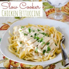 Slow Cooker Chicken Fettuccine | realmomkitchen.com