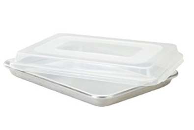 Sheet Pan with Lid | realmomkitchen.com
