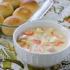 Cheesy Chicken Chowder | realmomkitchen.com