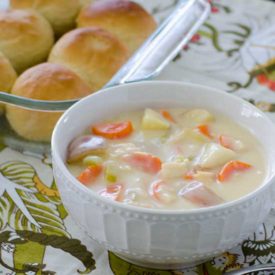 Cheesy Chicken Chowder | realmomkitchen.com