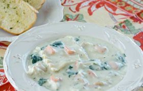 One Pot White Chicken Lasagna Soup | realmomkitchen.com