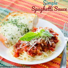 Simple Meatless Spaghetti Sauce | realmomkitchen.com